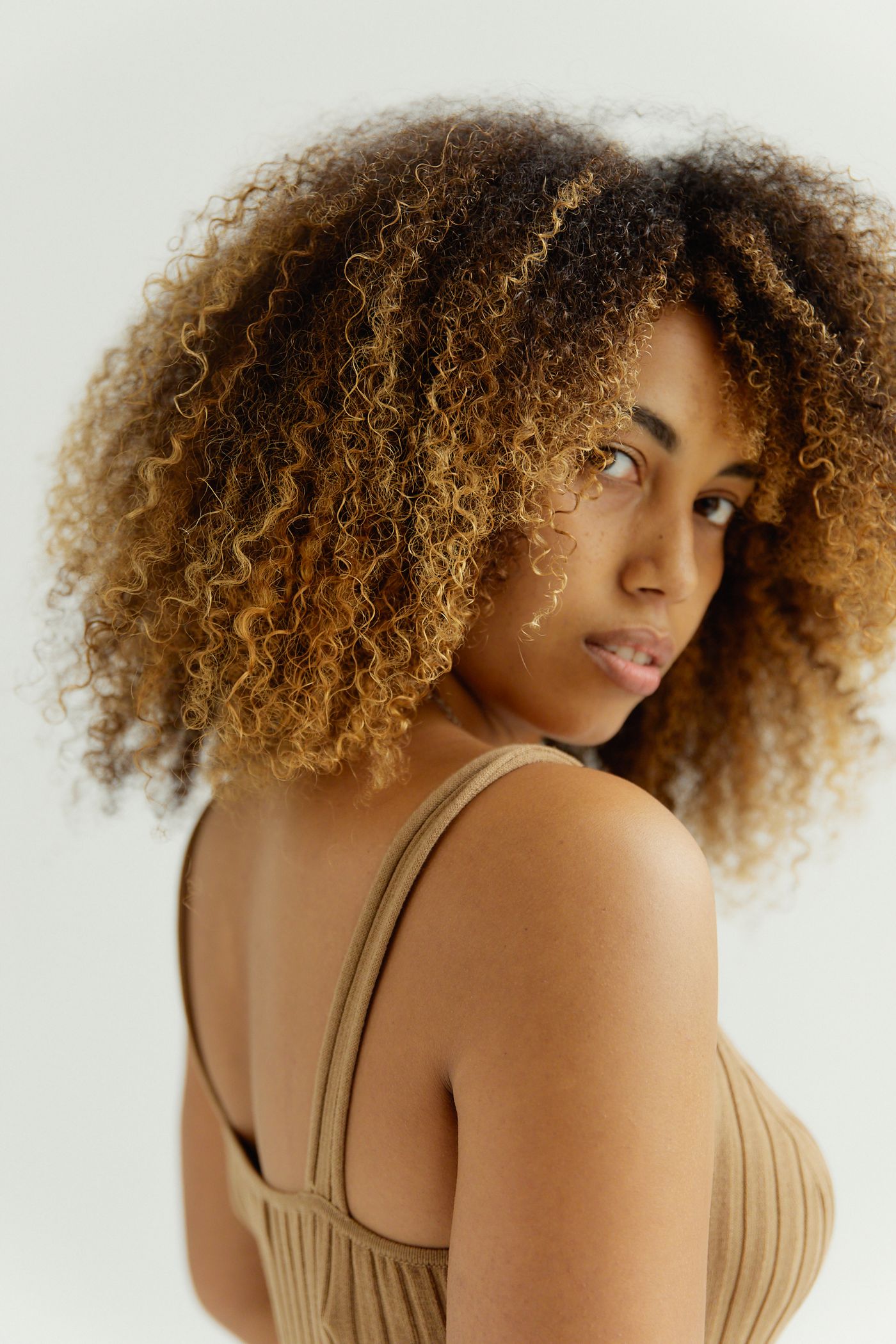 Bildinspiration: Frau mit natürlichen Locken